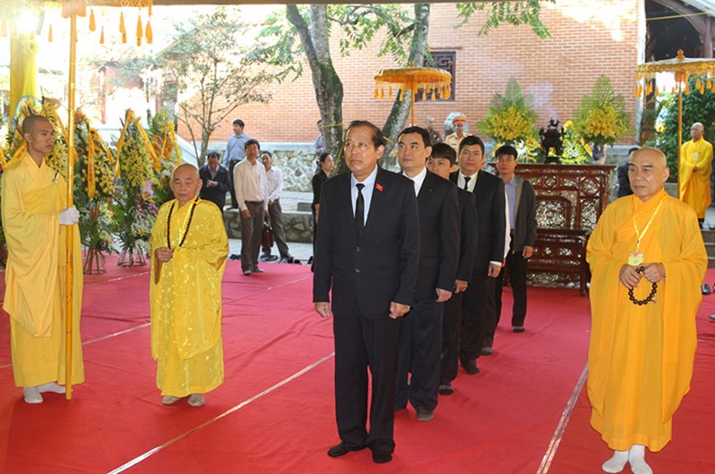 Phó Thủ tướng Trương Hòa Bình viếng Hòa thượng Thích Chơn Thiện - ảnh 1